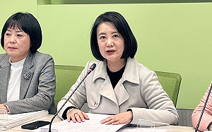 虐童案社工遭上銬 民進黨團怒批警方違反比例原則「作秀獵巫」 