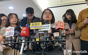 虐童案社工遭上銬 社會局長哽咽：司法處理過程應被檢討