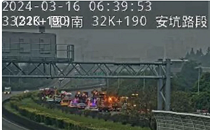 安坑交流道9車連環撞釀8傷 2男無生命跡象  