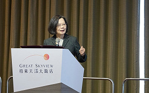 出席屏東同鄉會活動同台蘇貞昌！蔡英文談屏鵝公路政績：國境之南一直往前