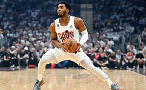 鼻子骨折！騎士一哥Mitchell回歸2場再動刀