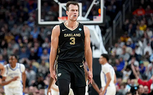 (影)奧克蘭大學Curry狂轟10記三分彈淘汰肯塔基