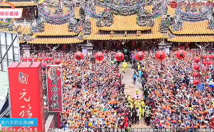 (影)「粉紅超跑」駐駕北港朝天宮！30萬人恭迎媽祖震撼畫面公開