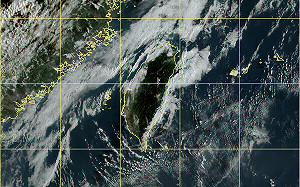 反潮天氣濕答答！嘉南高雄熱飆36°C 花東午後偶雨