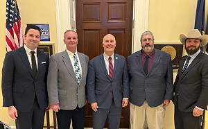 換人了還是「接棒」反中！他牽制中國電汽車 連署抖音剝離法案