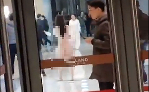 最原始的抗議！中國多地發生裸奔事件 網 : 民一無所有 快活不下去