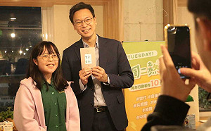 跨出同溫層！民進黨盼與新世代雙向交流　遇柯粉「小草」踢館也歡迎