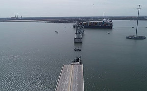 (影)巴爾的摩斷橋最新影像曝光 估計恢復航道得花一個月