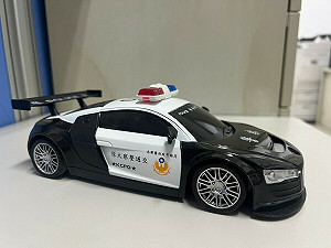 高市警交大秒殺宣導贈品 千輛遙控車意外搶手爆紅