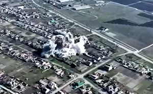 (影) 一砲精準清零？疑JDAM立大功 烏軍毀俄赫爾松指揮部 