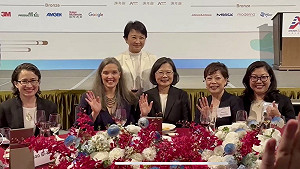 共同出席美國商會謝年飯 蔡英文肯定盧秀燕「台中做得很好！」