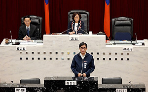 陳其邁赴議會施政報告 各黨團聚焦食安、工安及兒安事件