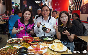 親嚐忠貞市場米干美食 張善政：龍岡米干食安絕對沒問題