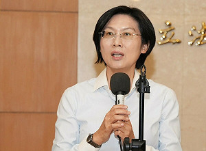 斥舉手表決亂象一堆 綠委批藍白操弄議事 破壞台灣民主形象
