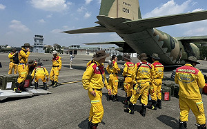 屏東縣派出特搜隊  協助花蓮天王星大樓救災