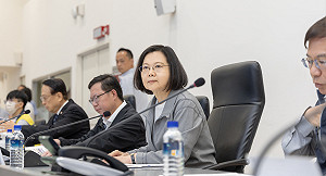 403大地震》視察交通運輸搶修 蔡英文致謝：守護民眾安全
