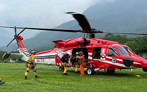 高市特搜隊挺進山區及台8線 尋獲失聯民眾協助脫困