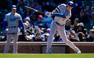 (影)扔回大谷全壘打球　死忠小熊迷：這是傳統！