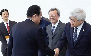 岸田文雄訪台積電熊本廠  慰問花蓮強震災民  