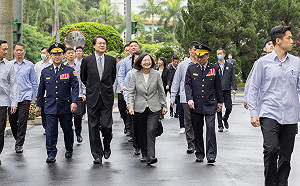 蔡英文視察警專 期勉成為人民信賴的力量