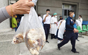 食物中毒又一樁？新北旅行團吃甕窯雞 25人上吐下瀉急送醫