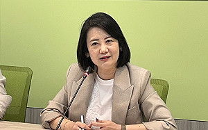 中國擬邀韓國瑜組團出訪？ 綠黨團：立院組團訪中非同小可 