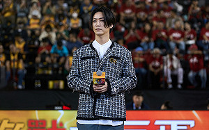 龜梨和也擔任籃球賽嘉賓！狂吸1.5萬球迷 成首位登大巨蛋日星