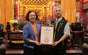 傳承百年無形文化資產   「鹽埕埔文武聖殿聖諭宣講」獲高市授證  