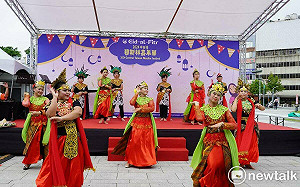 千名穆斯林台中火車站共聚一堂 歡度開齋節