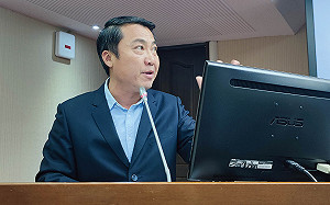 四叉貓揪藍委囂張嗆官員助理黑歷史 曾捲性騷醜聞