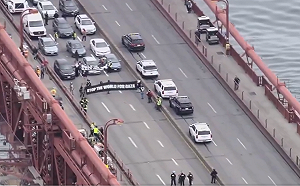 (影) 為了加薩 停止世界！巴勒斯坦支持者堵塞舊金山金門大橋交通