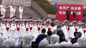 (影) 解放軍不再「為人民服務」? 宣誓詞改這樣 網批 : 名符其實「黨衛軍」
