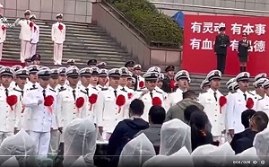 (影) 解放軍不再「為人民服務」？ 宣誓詞改這樣 網批 : 名符其實「黨衛軍」