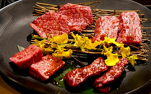 頂級燒肉店用過期食材遭重罰144萬  衛生局：吹哨者可領一半