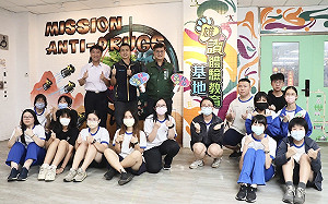 訪「雄讚」基地與學子互動 謝文斌籲學子成為校園反毒尖兵