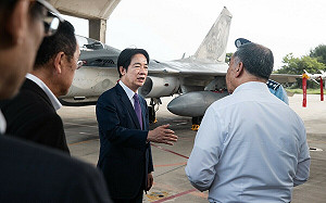 ｢匿名飛官｣致信賴清德稱寧賠300萬退伍 空軍：非事實不排除認知戰