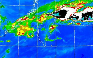 豪雨襲雙北！鄭明典曬超黑煙囪雲圖 氣象署一圖曝成因