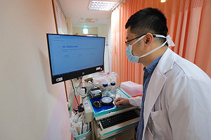 中榮與陽交大聯手開發「健康照護GPT」!可助遠程照顧  幫寫病歷