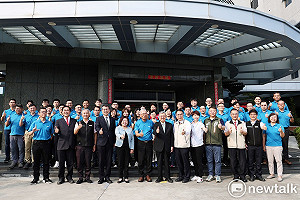 黃偉哲陪陳建仁訪視隱形冠軍璨揚企業  肯定其超額進用身障員工