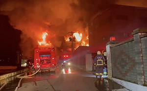 淡水泡棉工廠深夜大火 空汙狀況曝