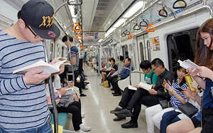 在不讀書的年代! 韓60%成年人 一年讀不到一本書 越老越不愛讀