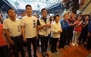 萬和宮老二媽西屯省親遶境登場   萬人空巷盛況空前