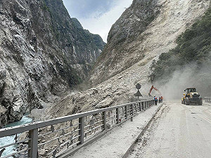 中橫公路「這路段」再坍方!公路局:預計明下午搶通