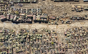 去俄烏戰場收廢鐵發大財？ 報廢坦克遍地 戰地危險 運輸、切割成本高