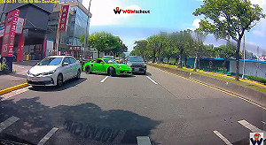 慢慢開也能出事!內湖休旅車撞上移動豪宅保時捷 警方曝下場