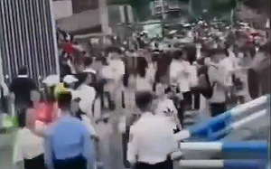 (影) 搶人民的錢！中國多地燃氣費飆升 全城民眾出動要退費 吹哨者被警告