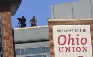 (影) 屋頂上有狙擊手? 鎮壓美大學反以浪潮 眾議長要派軍隊、德州要關監獄、佛州逐出校門