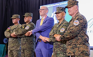 菲律賓雙線抗中! 與美展開「肩並肩」聯合軍演 同時打擊國內親中勢力