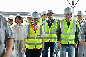 健全橋科聯外交通     陳其邁陪同陳建仁視察台39線延伸至仁武