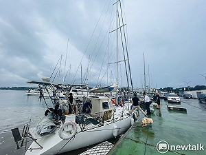 烏克蘭1家3口故障帆船修復完成  承載台南各界愛心航向新生活